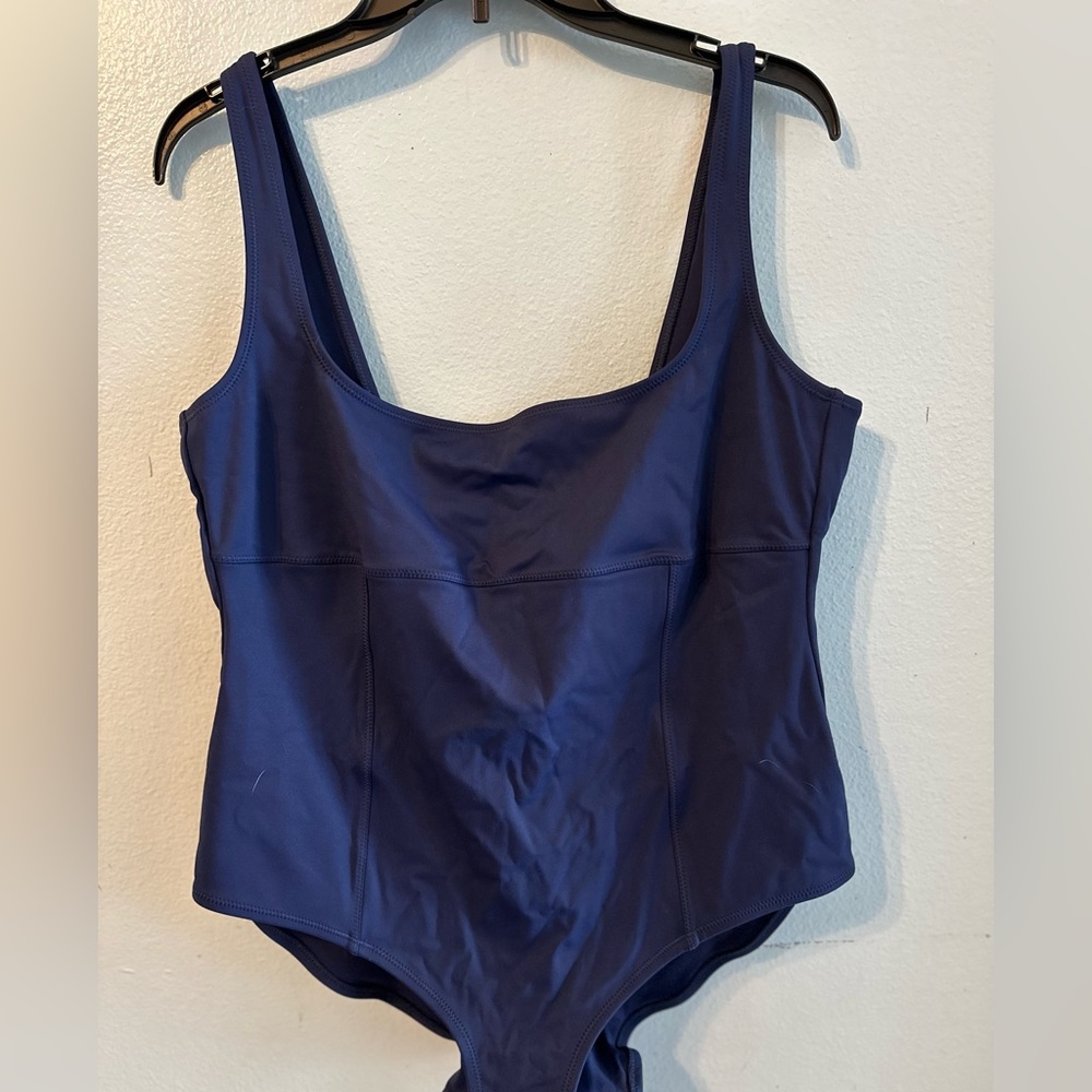 NWT SKIMS SCULPTING SWIM TANK ONE PIECE